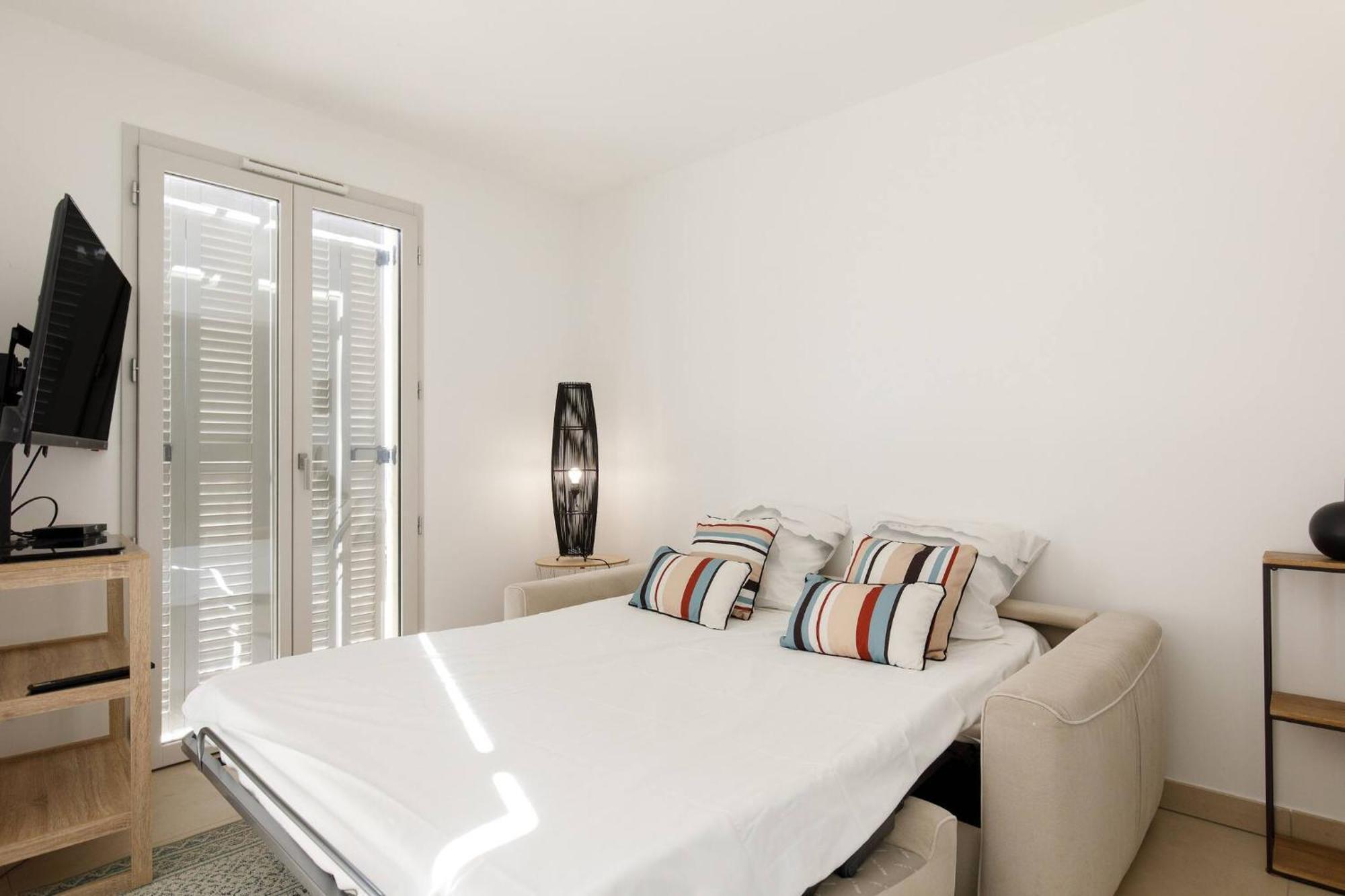 Calypso- Superbe Perle, Vieil Antibes, Wifi, Climatisation * Antibes